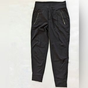 Athleta Trekkie North Jogger – W size 4